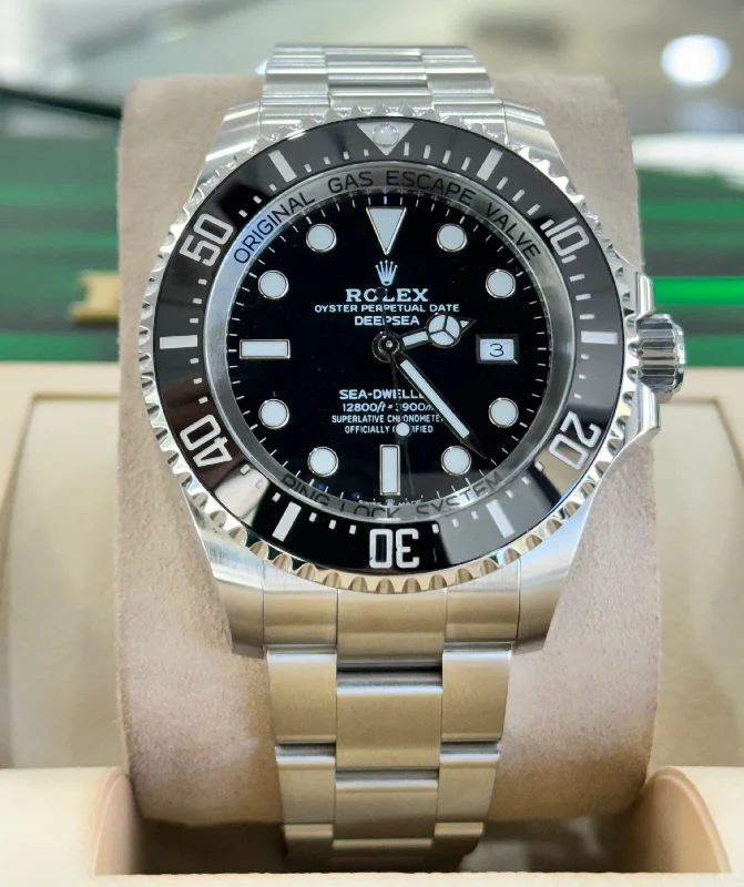 Watches with adjustable straps for a perfect fit Rolex Sea-Dweller Deepsea 126660 44mm Oyster Bracelet Stainless Steel Box and Papers MINT Watches with adjustable straps for a perfect fit Rolex Sea-Dweller Deepsea 126660 44mm Oyster Bracelet Stainless Steel Box and Papers MINT