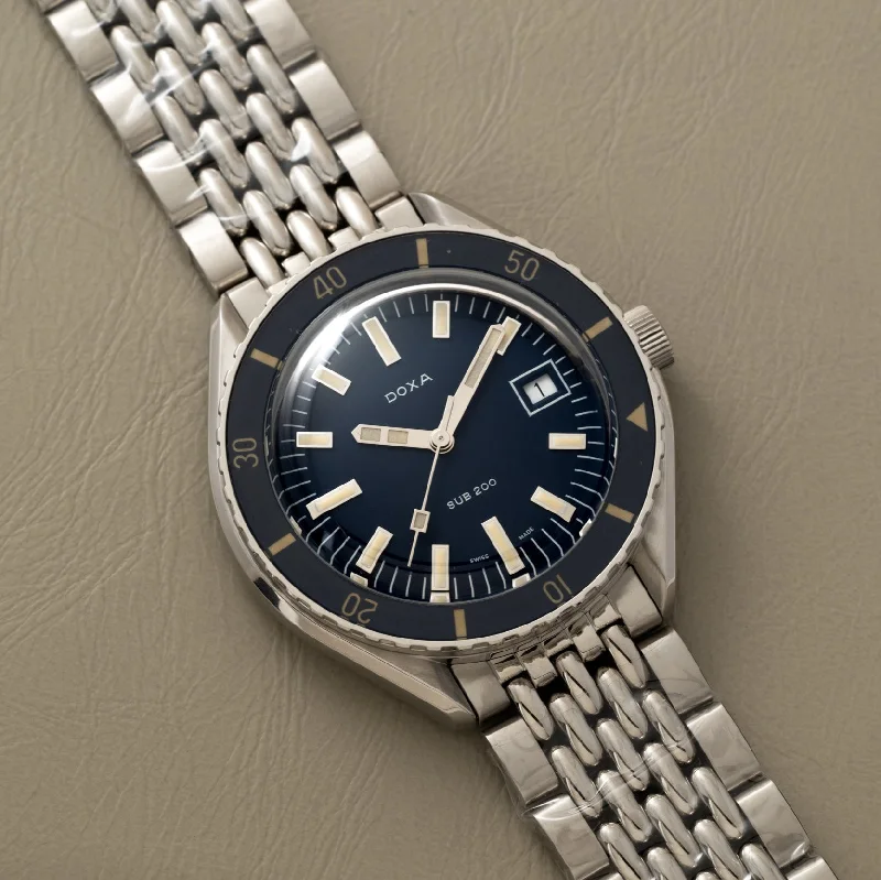 Watches for daily wear   DOXA SUB 200 Caribbean